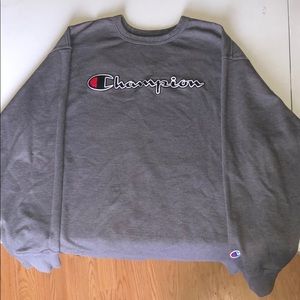 Champion Crew Neck Pull Over
